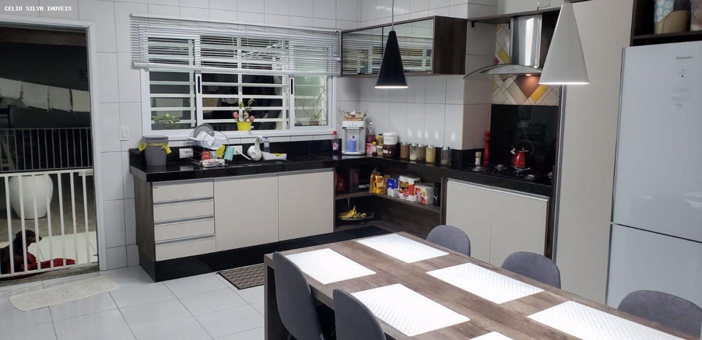 Casa, 3 quartos, 202 m² - Foto 2